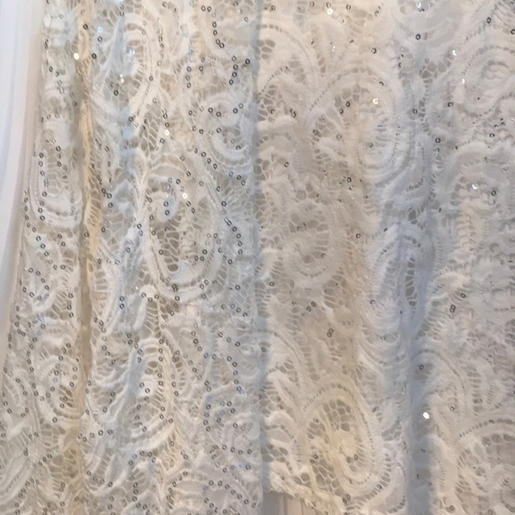 2 piece not a set - Picture 2 of 3